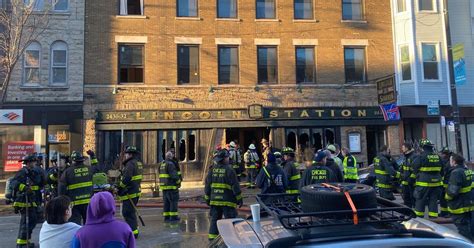 Chicago firefighter dies after battling fire at restaurant in Lincoln Park